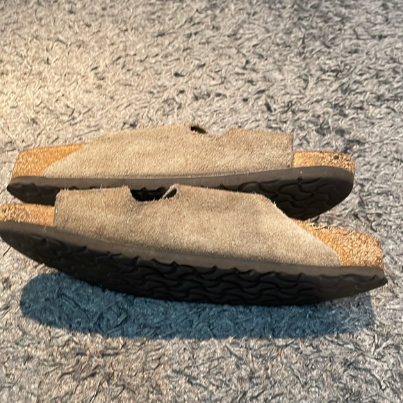 Tan Birkenstock sandals - Picture 8 of 8